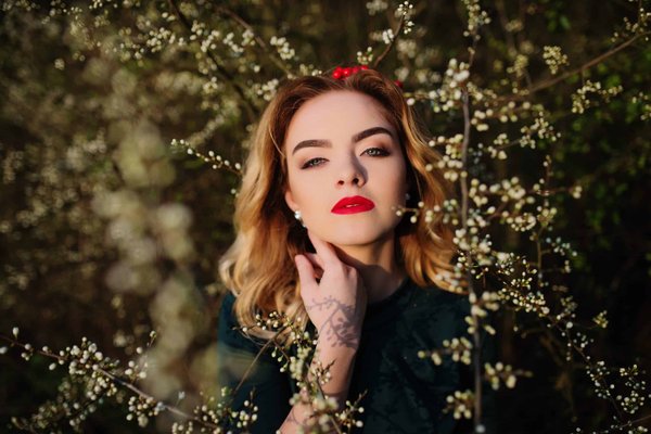 What's the Best Strategy for Styling a Silk Square Scarf with a Structured Suit?